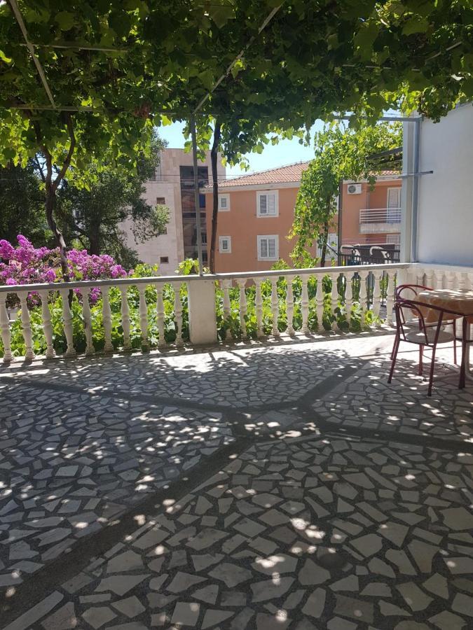 Sobe I Apartmani Marovic Petrovac エクステリア 写真