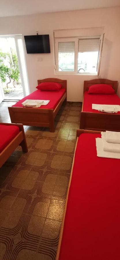 Sobe I Apartmani Marovic Petrovac エクステリア 写真