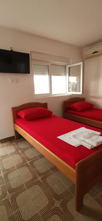 Sobe I Apartmani Marovic Petrovac エクステリア 写真