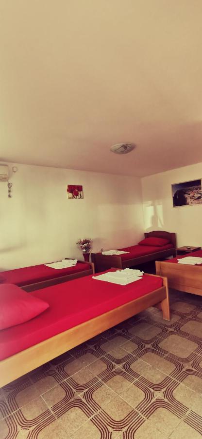 Sobe I Apartmani Marovic Petrovac エクステリア 写真