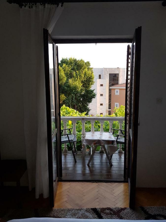 Sobe I Apartmani Marovic Petrovac エクステリア 写真